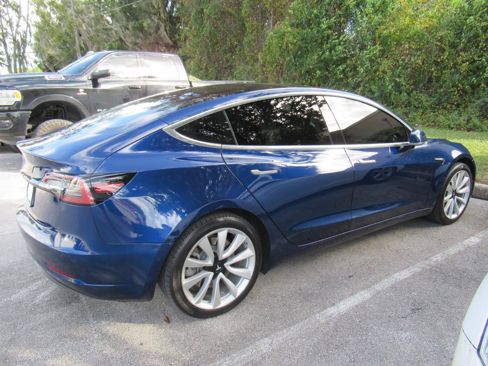 Used 2018 Tesla Model 3 Long Range RWD image 9