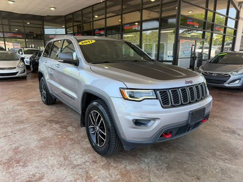 Used 2017 Jeep Grand Cherokee Trailhawk w/ Trailhawk Luxury Group AWD/4WD image 1