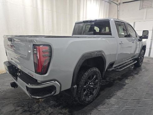 Used 2025 GMC Sierra 2500 AT4 w/ Technology Package AWD/4WD image 4