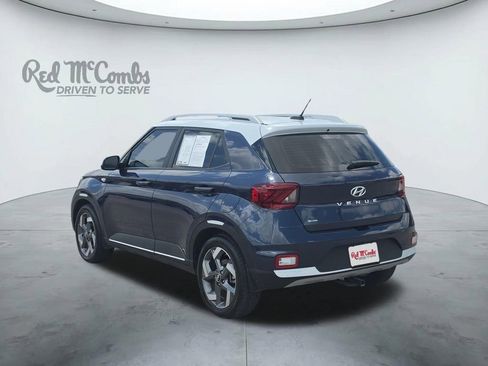 Used 2025 Hyundai Venue Limited FWD image 3