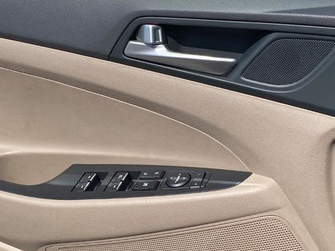 Used 2021 Hyundai Tucson Limited image 18