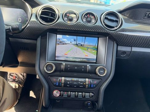Used 2022 Ford Mustang Shelby GT500 w/ Technology Package RWD image 11