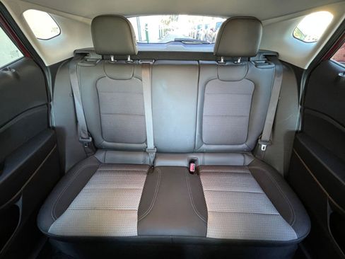 Used 2025 Chevrolet Trax LT image 38