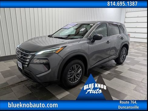 Used 2025 Nissan Rogue S AWD/4WD image 1