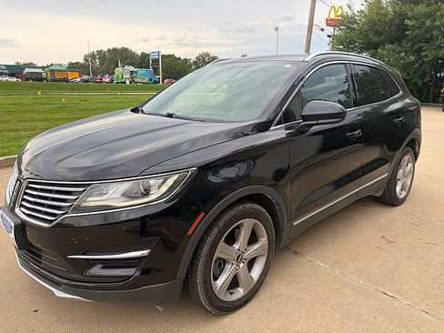 Used 2017 Lincoln MKC Premiere FWD image 1