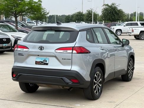 Used 2025 Toyota Corolla Cross AWD Hybrid image 4