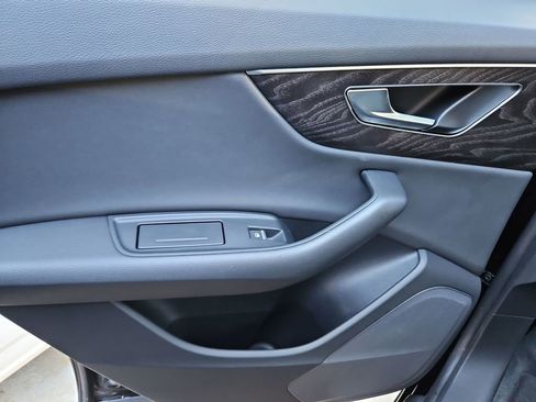 Used 2022 Audi Q8 Premium w/ Convenience Package image 28