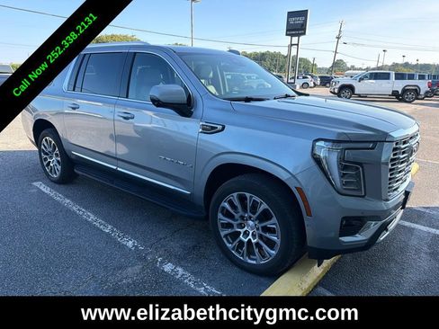 Used 2025 GMC Yukon XL Denali AWD/4WD image 3