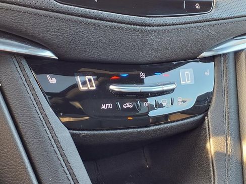 Used 2023 Cadillac XT5 Premium Luxury image 27