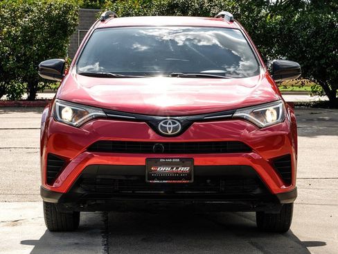 Used 2017 Toyota RAV4 LE FWD image 5