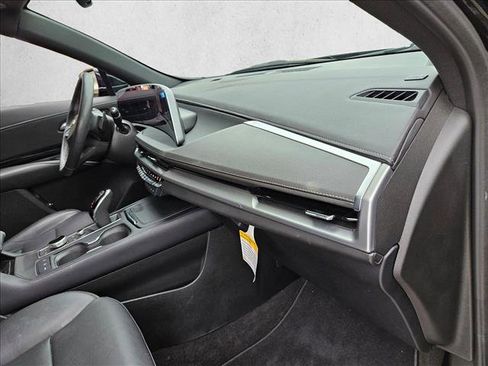 Used 2024 Cadillac XT4 Luxury w/ Cold Weather Package image 22