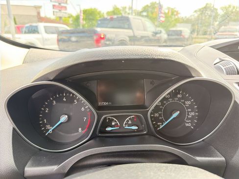 Used 2017 Ford Escape SE AWD/4WD image 35