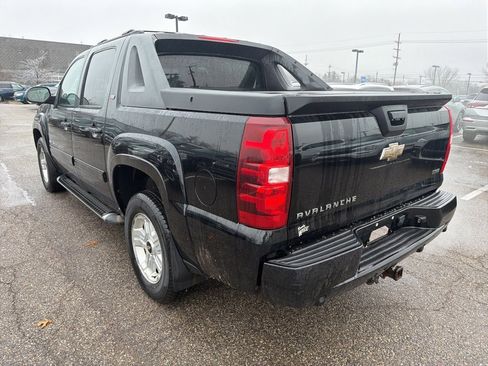 Used 2011 Chevrolet Avalanche LT w/ Suspension Package, Off-Road image 7