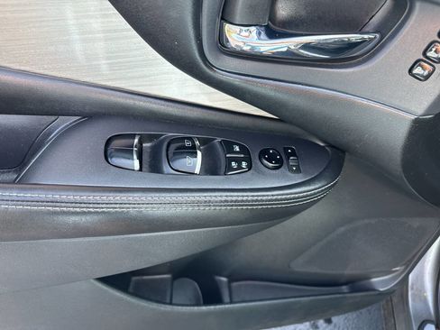 Used 2018 Nissan Murano SL image 16