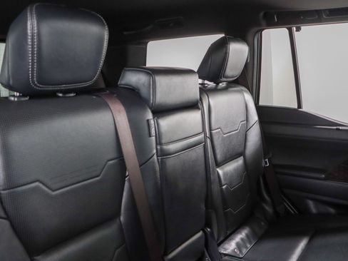 Used 2024 Lexus GX 550 w/ Accessory Package (31) AWD/4WD image 31