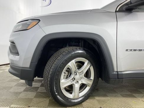 Used 2023 Jeep Compass Latitude AWD/4WD image 30