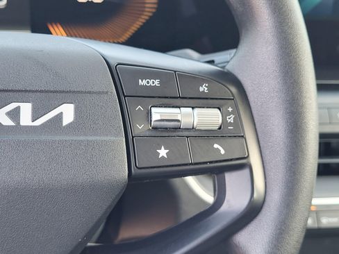 Used 2025 Kia K4 FWD image 12