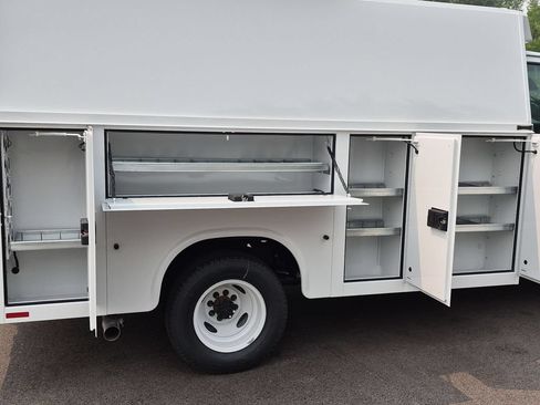 New 2027 Ford E-350 and Econoline 350 Super Duty w/ Power Equipment Group RWD image 18