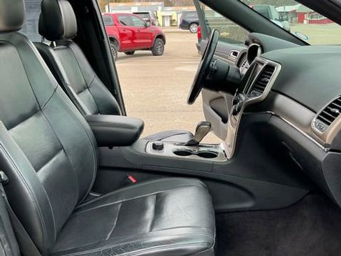Used 2016 Jeep Grand Cherokee Limited w/ Luxury Group II image 11