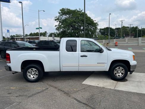 Used 2008 GMC Sierra 1500 SLE w/ Power Pack Plus RWD image 4