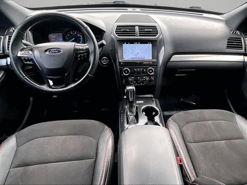 Used 2018 Ford Explorer XLT w/ Equipment Group 202A image 13