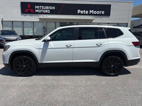 New 2026 Volkswagen Atlas SE FWD image 3