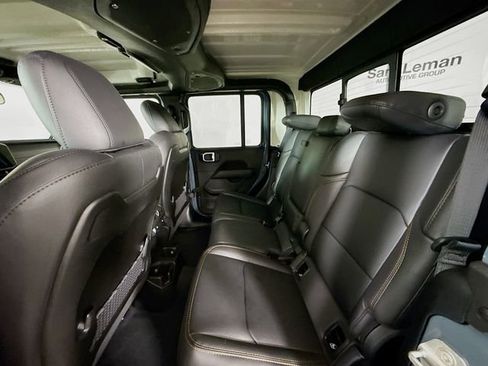 New 2025 Jeep Gladiator Sport image 23