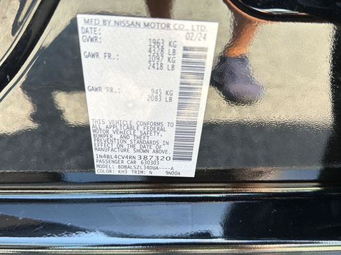 Used 2024 Nissan Altima 2.5 SR FWD image 40