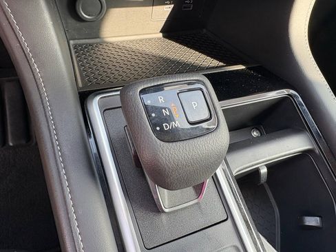 Used 2024 Nissan Pathfinder SV image 23