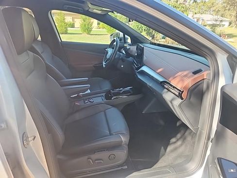 Used 2022 Volkswagen ID.4 Pro S image 3