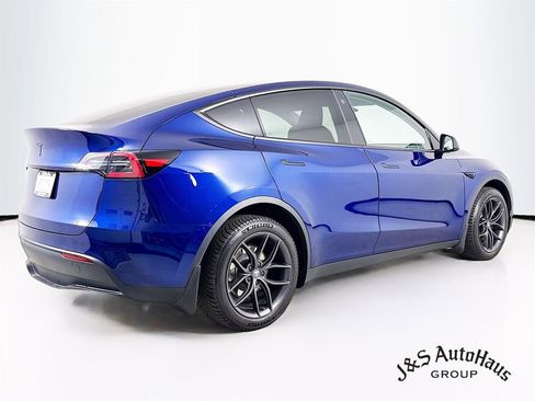 Used 2023 Tesla Model Y Long Range image 7