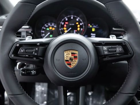 Certified 2026 Porsche Macan AWD/4WD image 14