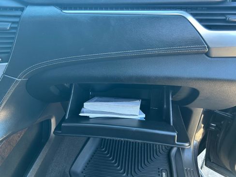 Used 2018 Chevrolet Suburban LS image 29