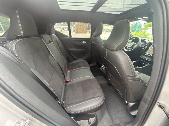 Certified 2025 Volvo XC40 B5 Plus AWD/4WD image 13