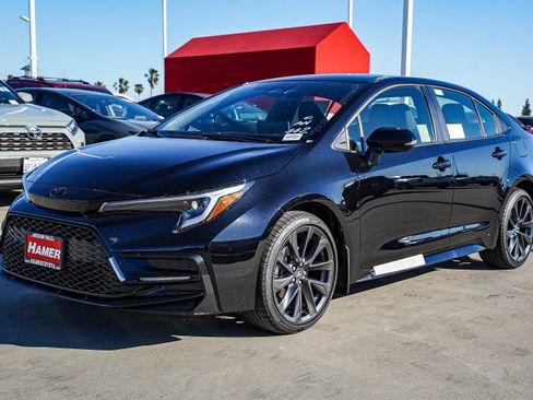 New 2026 Toyota Corolla SE FWD image 3