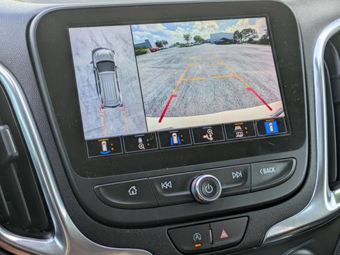 Used 2022 Chevrolet Equinox LT FWD image 17