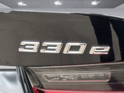 Used 2023 BMW 330e w/ Premium Package image 21