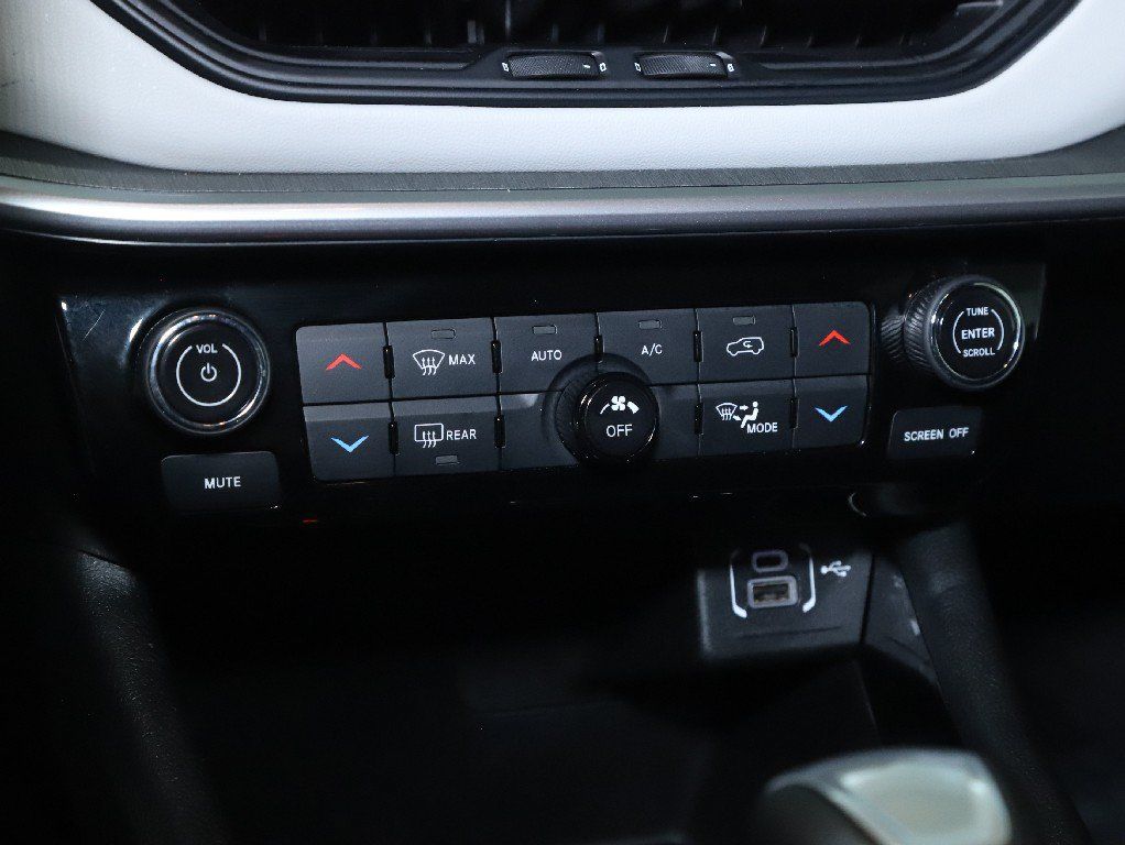 Used 2025 Jeep Compass Limited AWD/4WD image 26