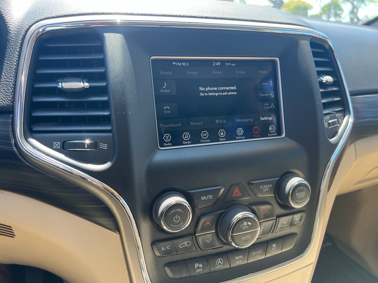 Used 2021 Jeep Grand Cherokee Laredo RWD image 22