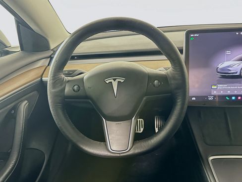 Used 2023 Tesla Model 3 Standard Range image 16