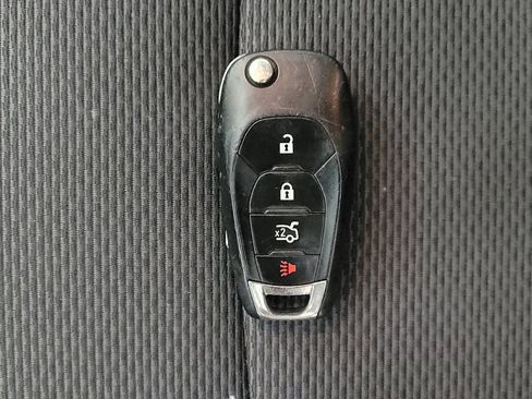 Used 2017 Chevrolet Cruze LT image 32