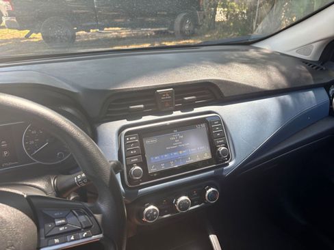 Used 2025 Nissan Versa SV FWD image 20