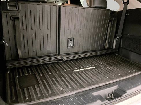 Used 2022 Toyota Highlander XLE AWD/4WD image 34