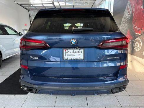 Used 2022 BMW X5 xDrive40i w/ M Sport Package AWD/4WD image 3