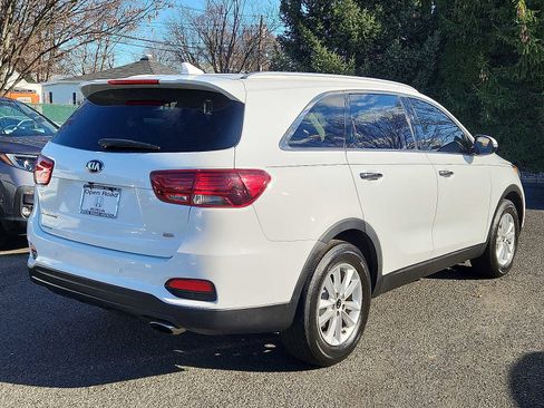 Used 2019 Kia Sorento LX w/ LX Convenience Package image 6
