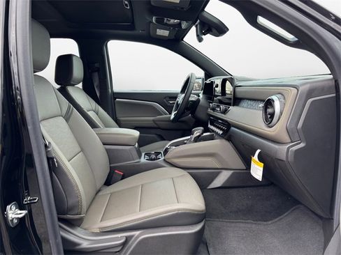 New 2026 Chevrolet Colorado ZR2 w/ Off-Road Front Bumper Package image 15