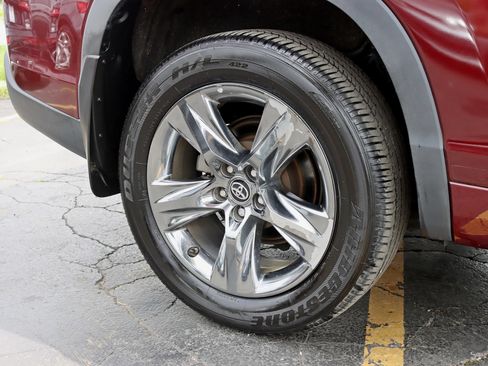 Used 2019 Toyota Highlander Limited Platinum w/ Carpet Mat Package (TMS) AWD/4WD image 6