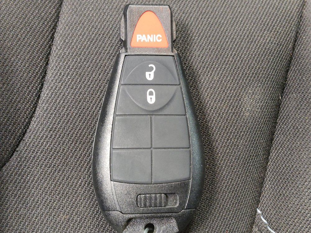 Used 2019 Jeep Cherokee Latitude w/ Popular Appearance Group FWD image 32