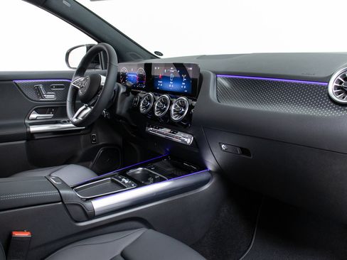 New 2025 Mercedes-Benz GLA 250 4MATIC image 22