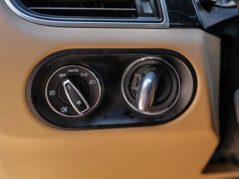 Used 2018 Porsche Macan image 29